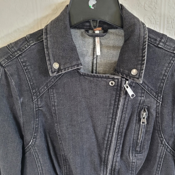 Women's Black Denim Jacket - Picture 6 of 11